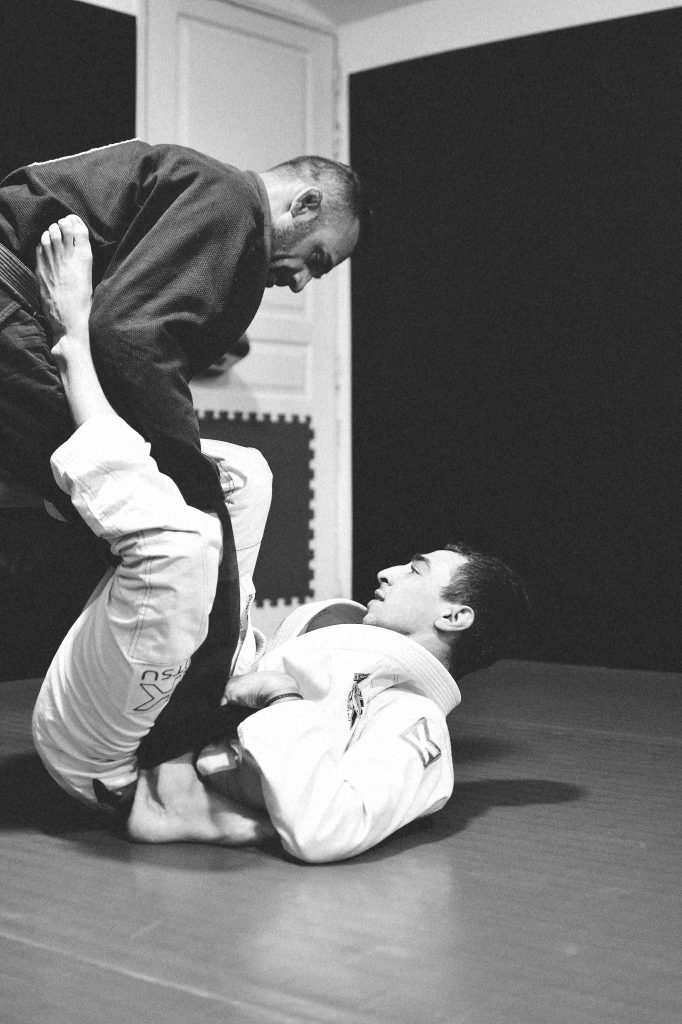 Combattant de Jiu-jitsu Brésilien en catégorie Master lors d'une compétition