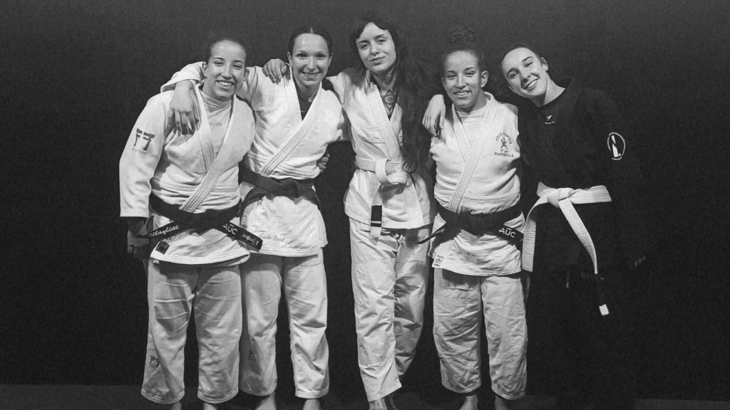 Pratiquants débutant le Jiu-jitsu à IMPACT Aix-en-Provence