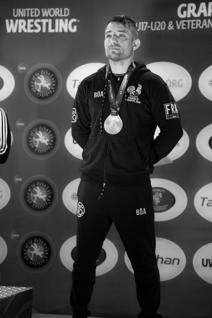 Florian Pourhadi avec sa médaille d'argent mondiale de grappling No-Gi à Loutraki en 2025